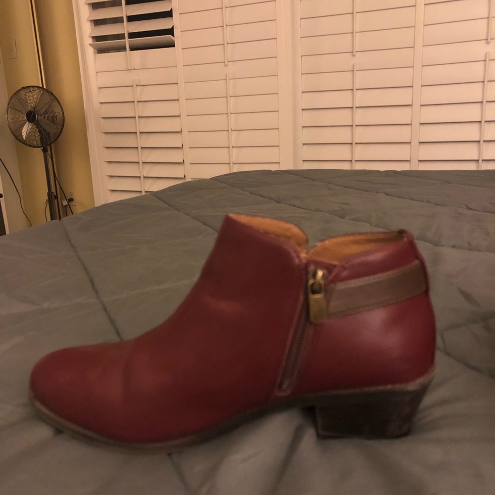Vionic orthotic ankle boots. Burgundy, with brown, back buckle. - Picture 5 of 5